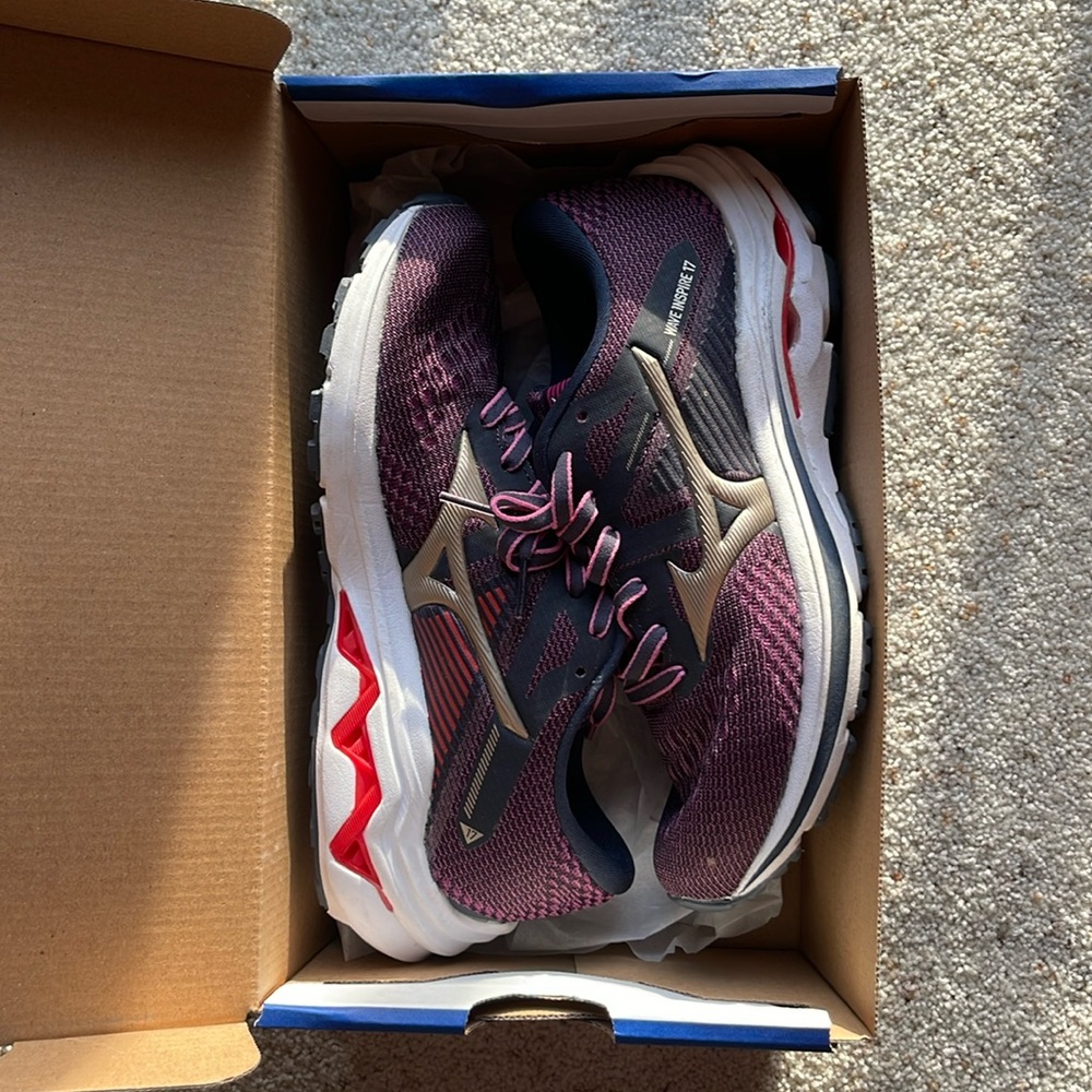 Mizuno wave inspire running shoes